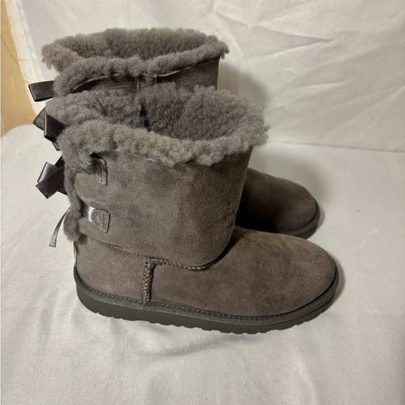 Girls size 3 Ugg brand boots, #O954 - Picture 1 of 8